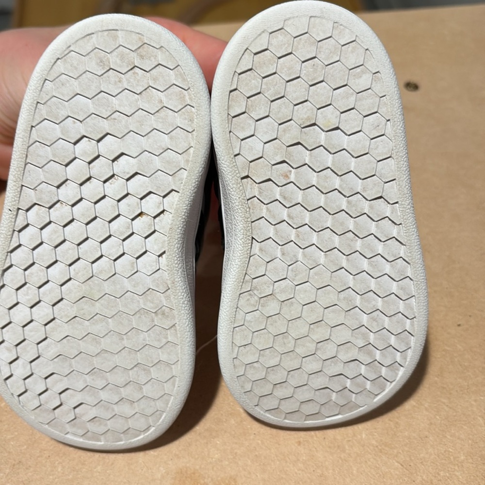 Adidas All Stars - Picture 2 of 4